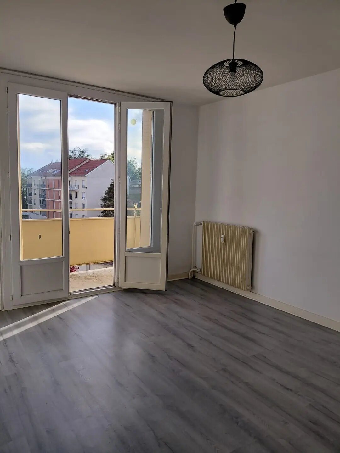 Appartement à vendre, 63m², Pont-de-Chéruy