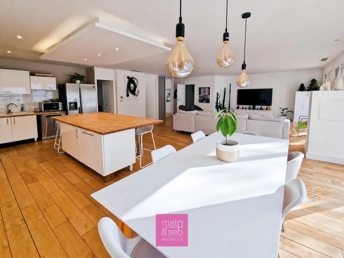 Maison à vendre, 186m², Nîmes