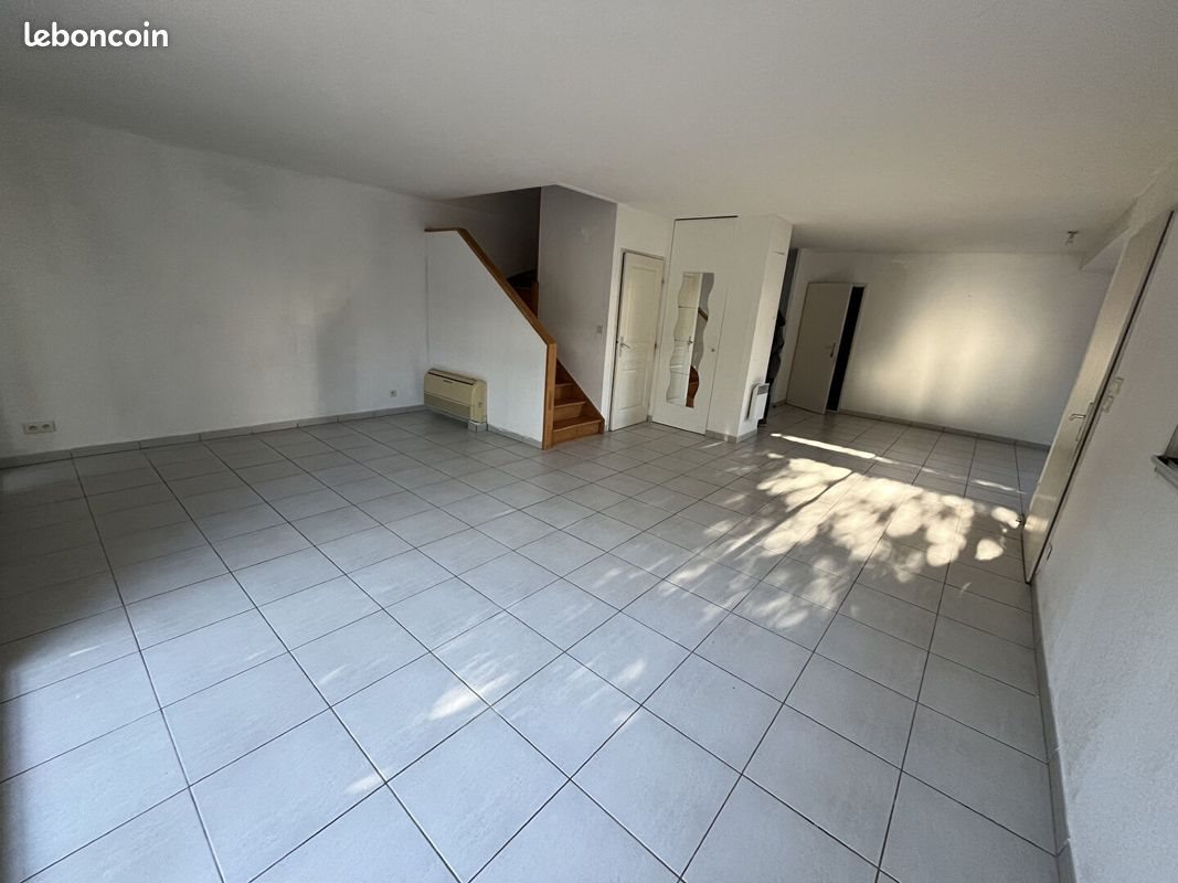 Maison à louer, 99m², Calvisson