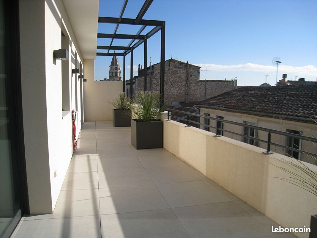 Appartement à louer, 227m², Nîmes