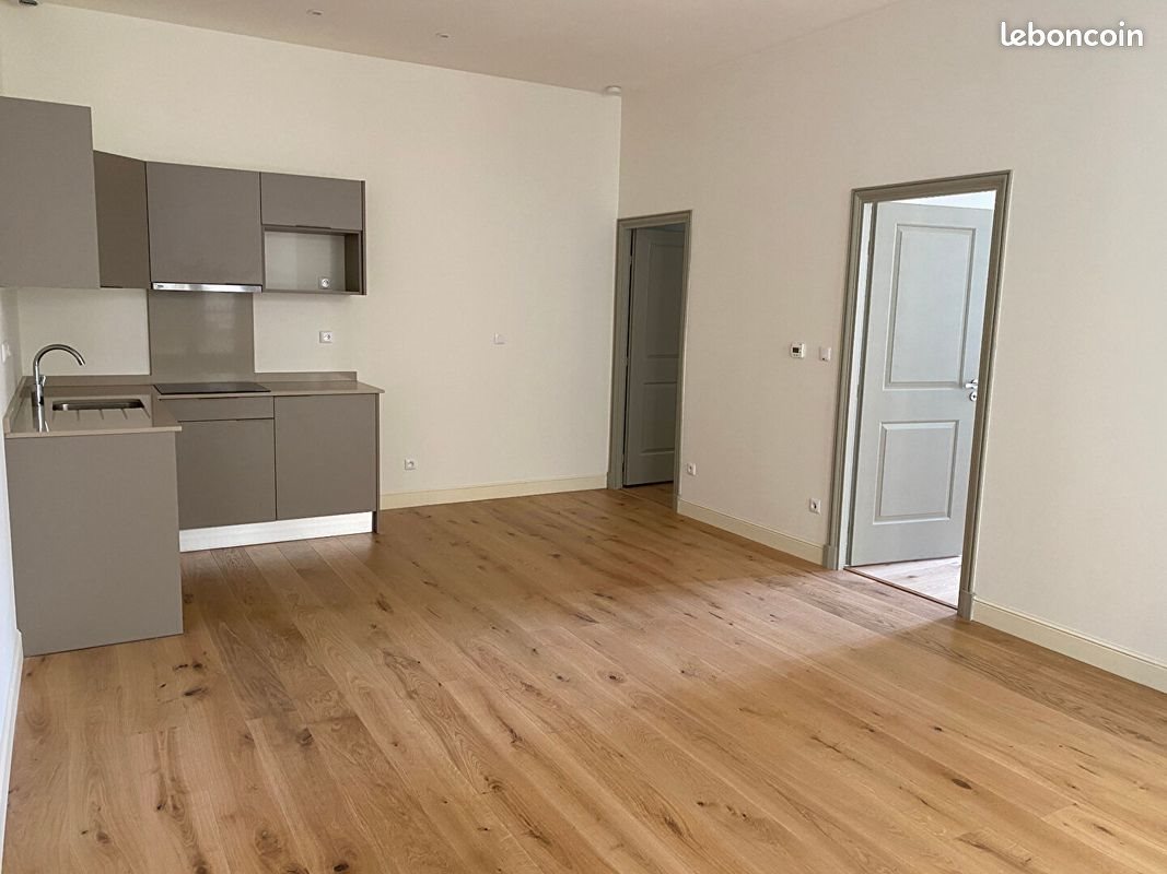 Appartement à louer, 63m², Nîmes