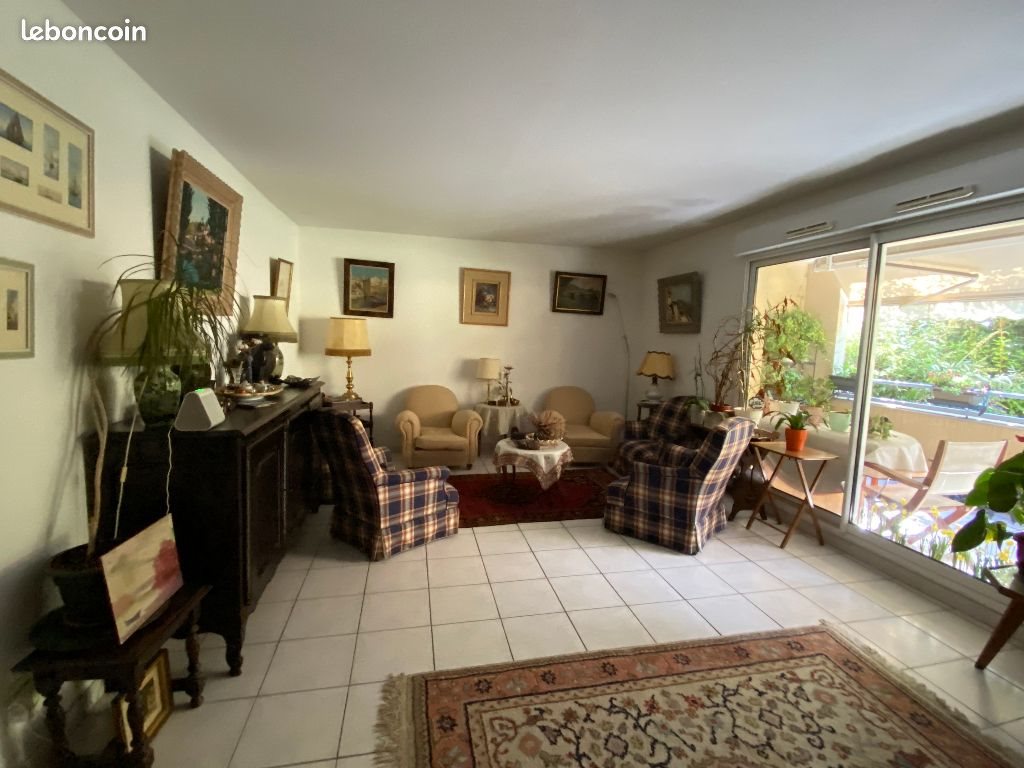 Appartement à louer, 90m², Nîmes