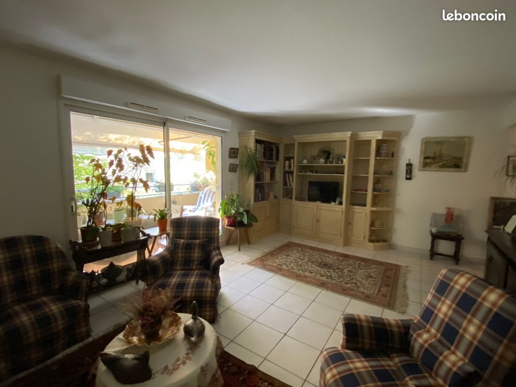 Appartement à louer, 90m², Nîmes