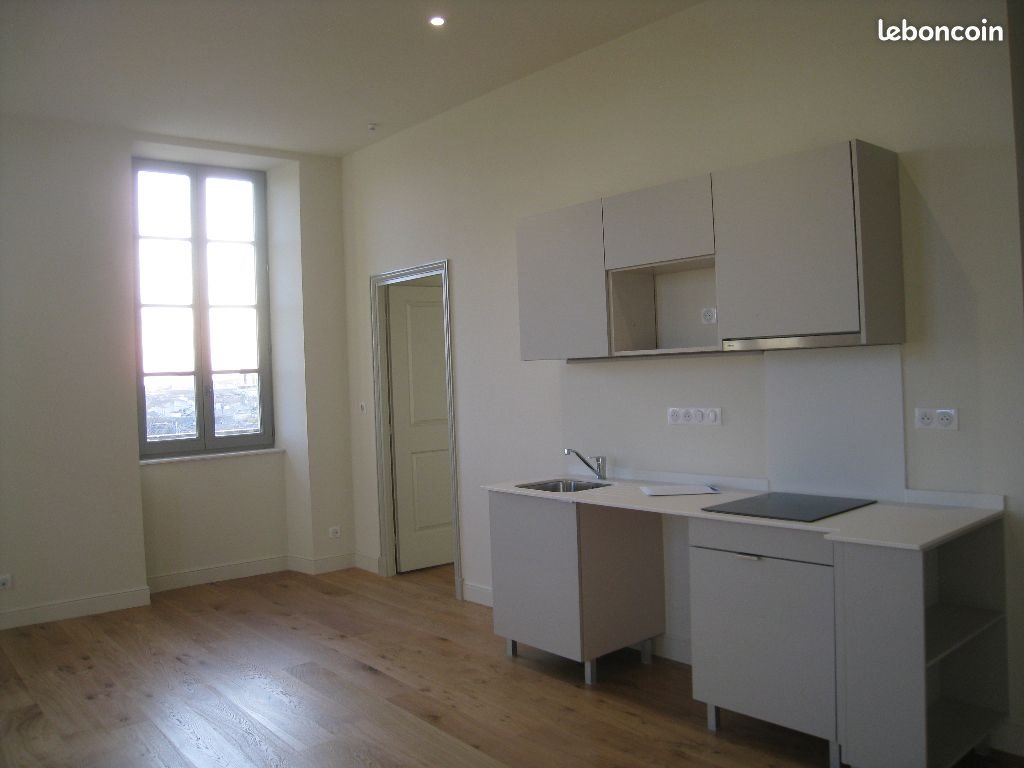 Appartement à louer, 47m², Nîmes