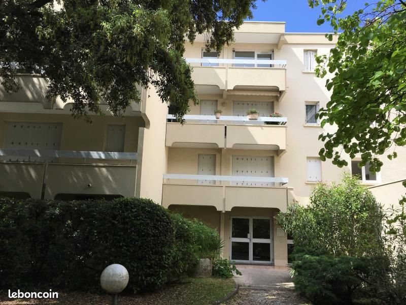 Appartement à louer, 38m², Nîmes