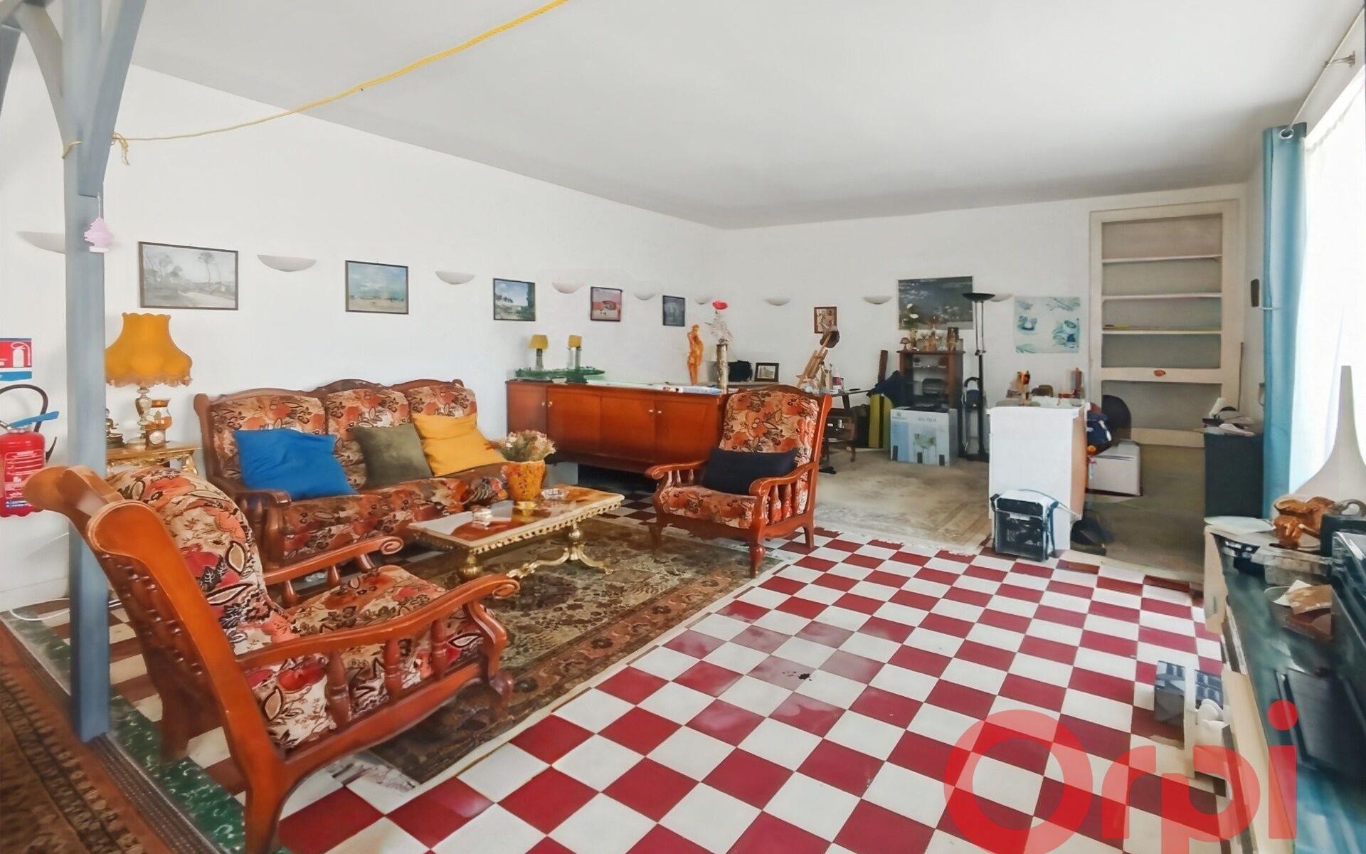 Maison à vendre, 155m², Bessais-le-Fromental
