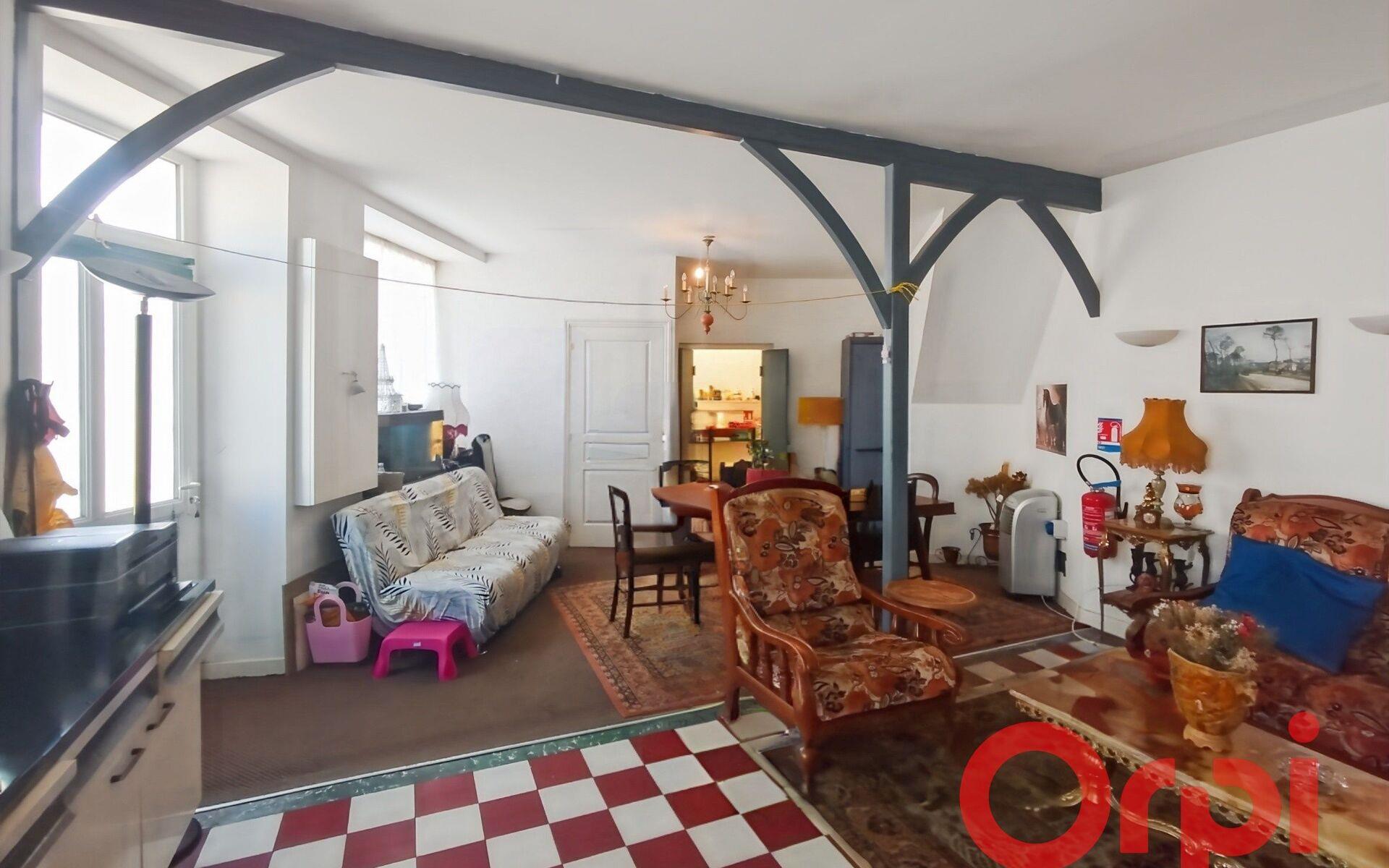 Maison à vendre, 155m², Bessais-le-Fromental