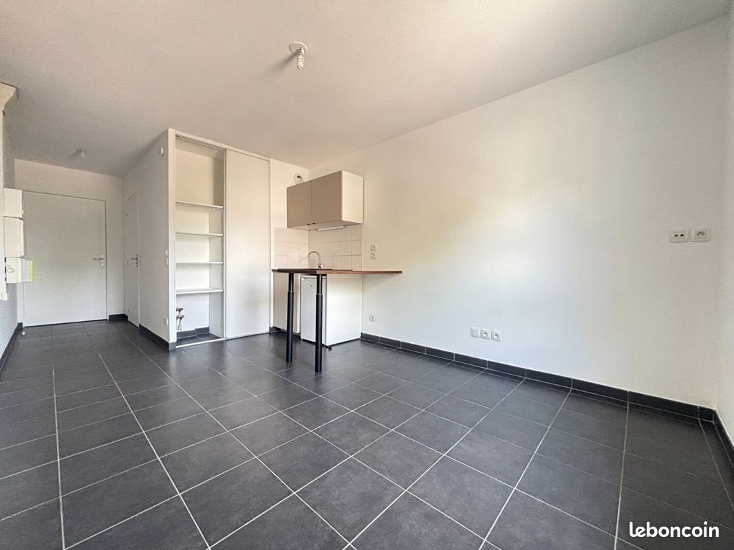 Appartement à louer, 21m², Vénissieux
