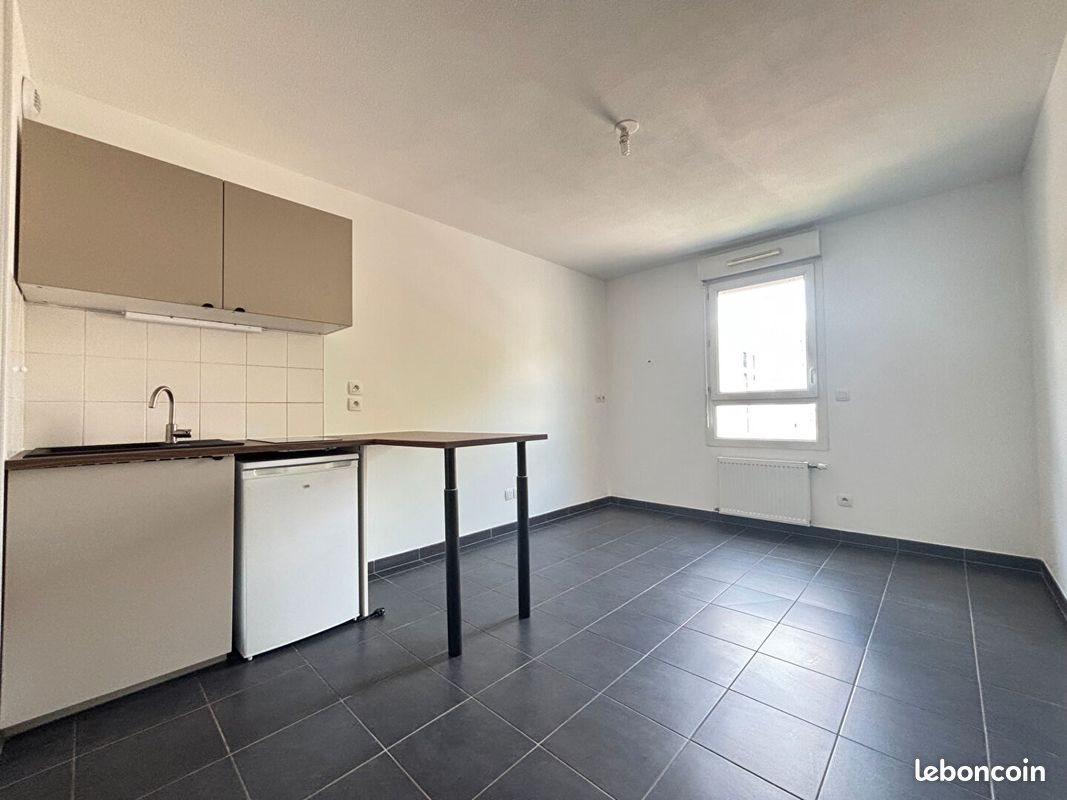 Appartement à louer, 21m², Vénissieux