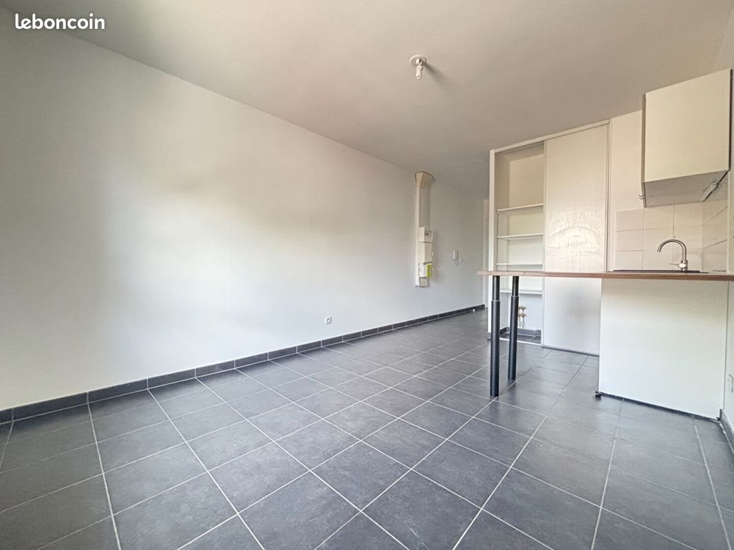 Appartement à louer, 21m², Vénissieux