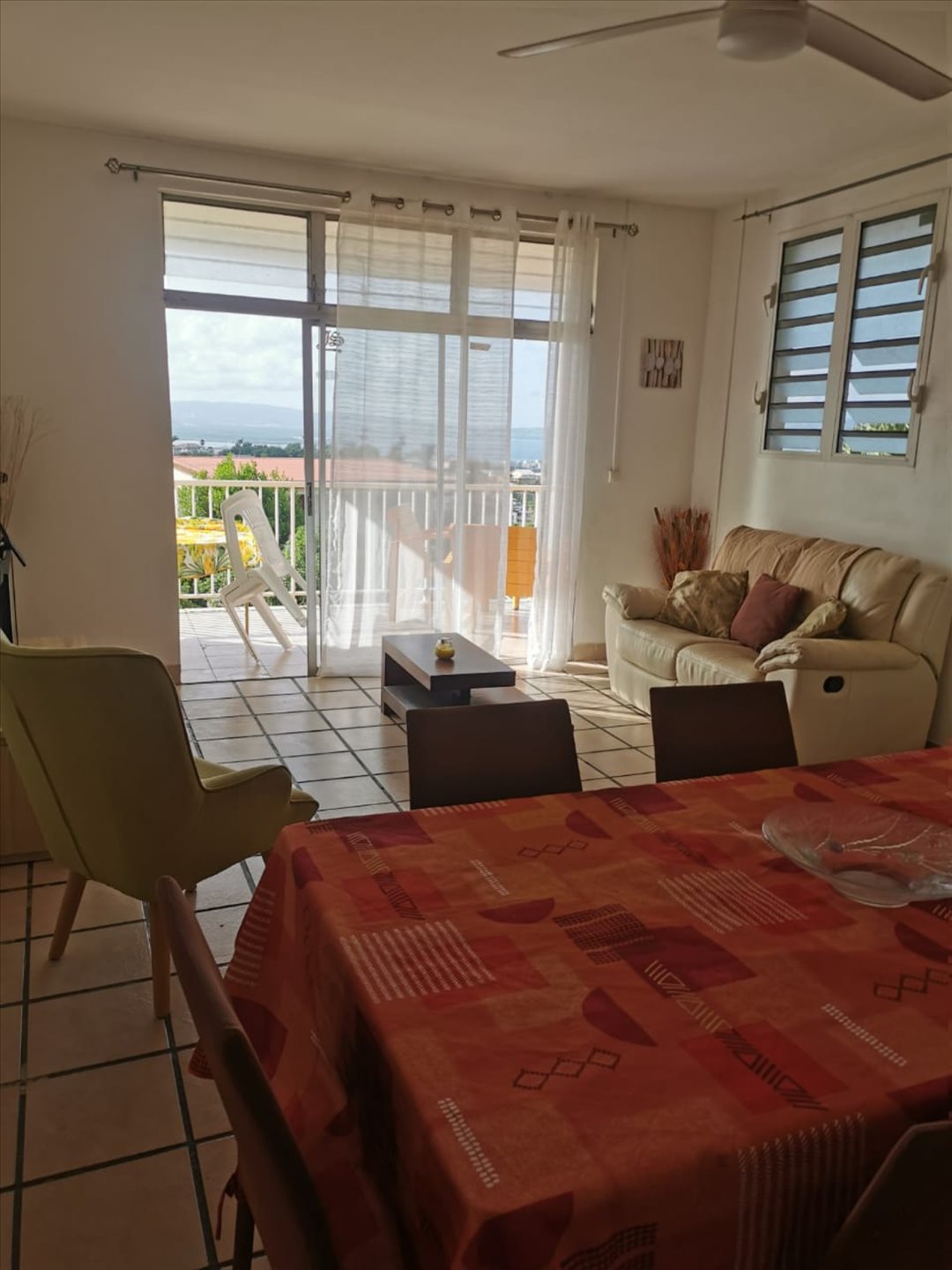 Appartement à louer, 100m², Fort-de-France