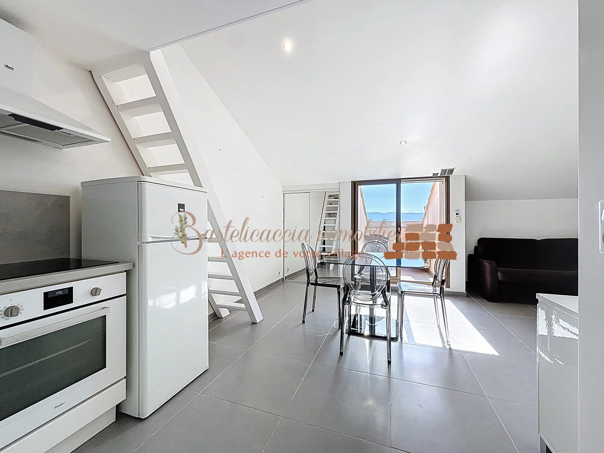 Appartement à louer, 27m², Ajaccio