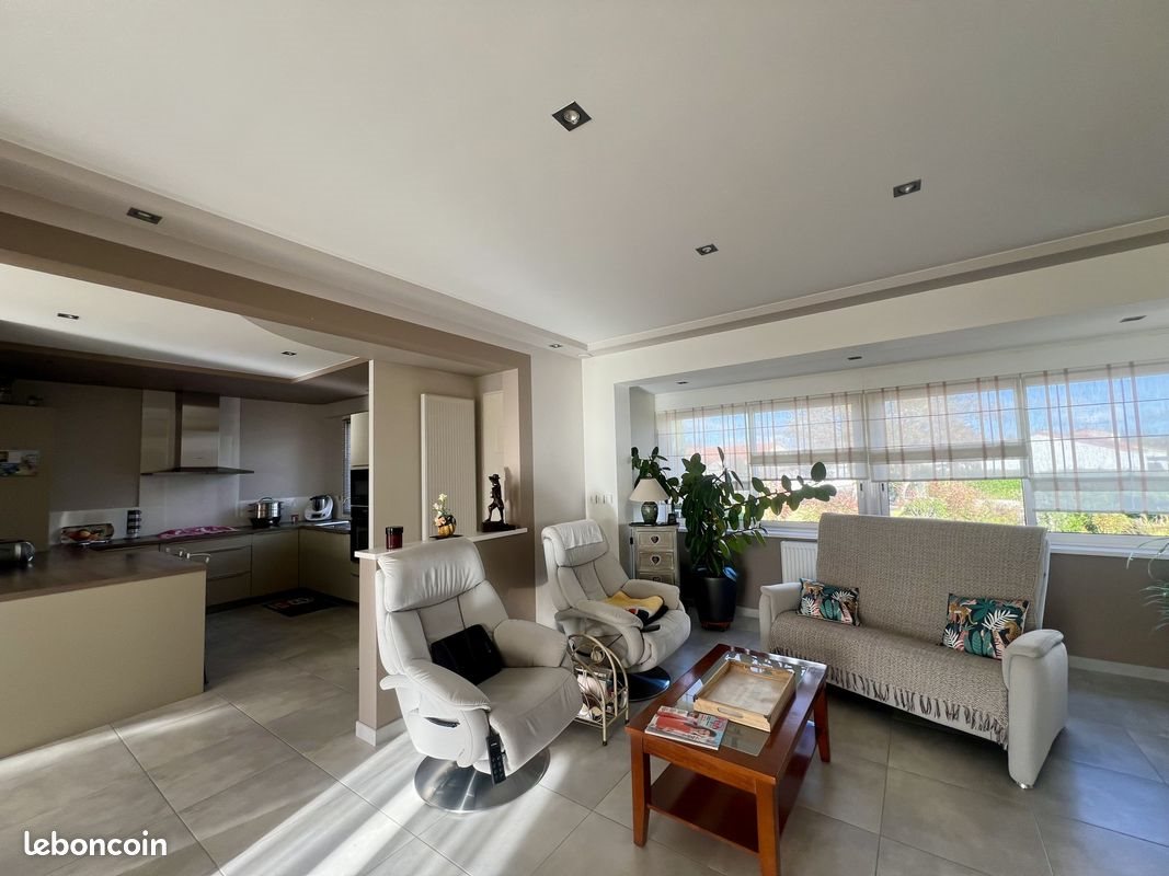 Maison à vendre, 102m², La Bruffière