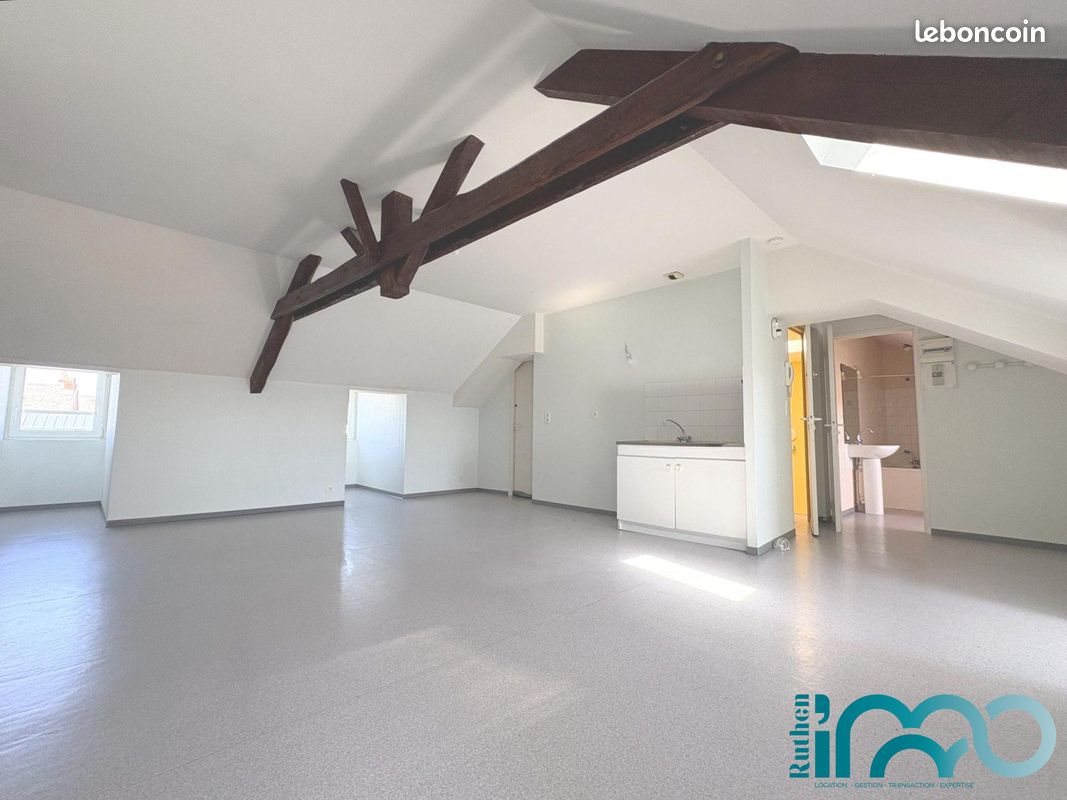 Appartement à louer, 76m², Réquista