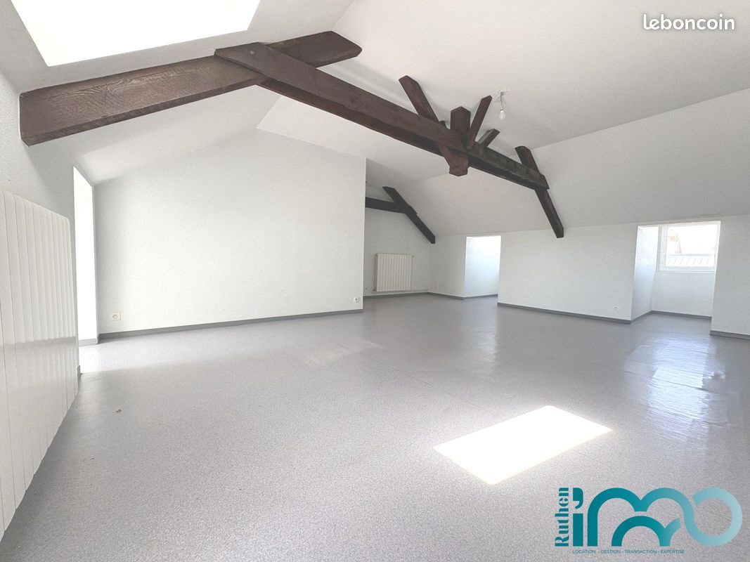 Appartement à louer, 76m², Réquista