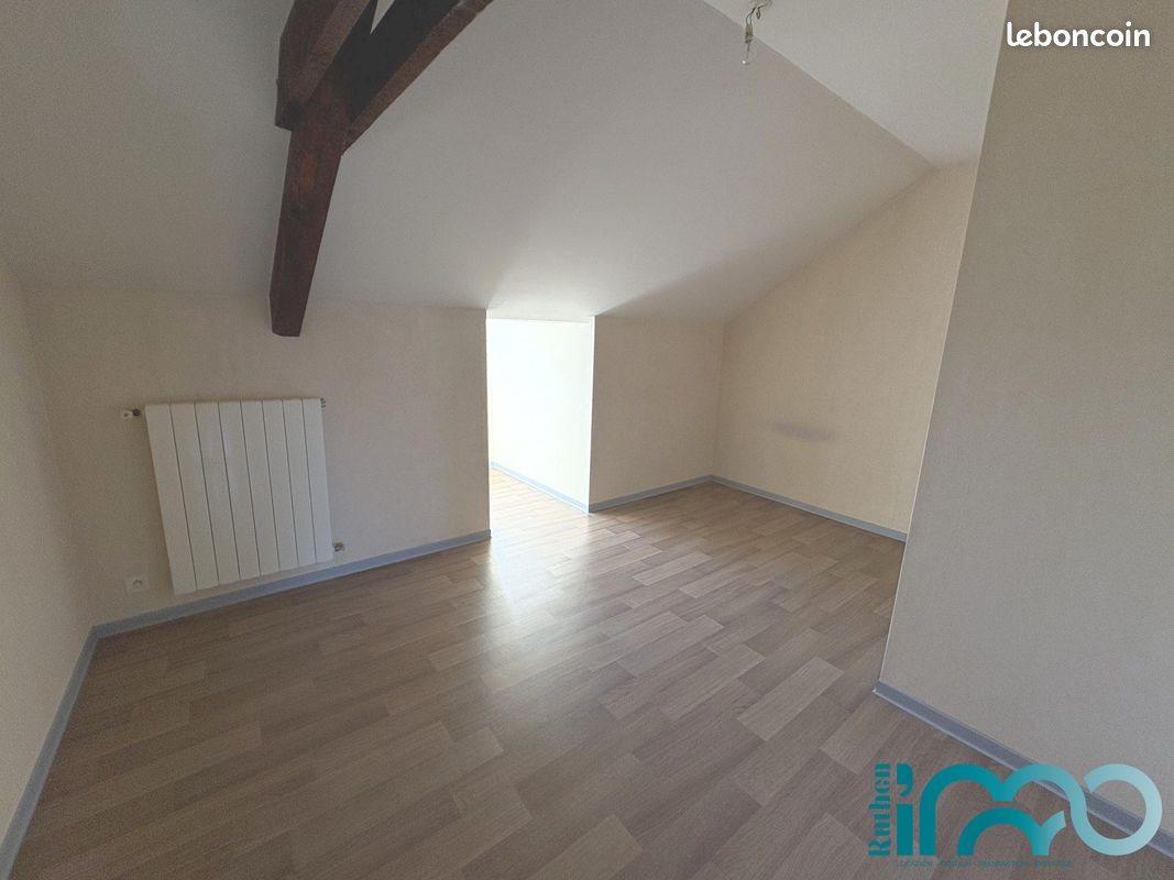 Appartement à louer, 76m², Réquista