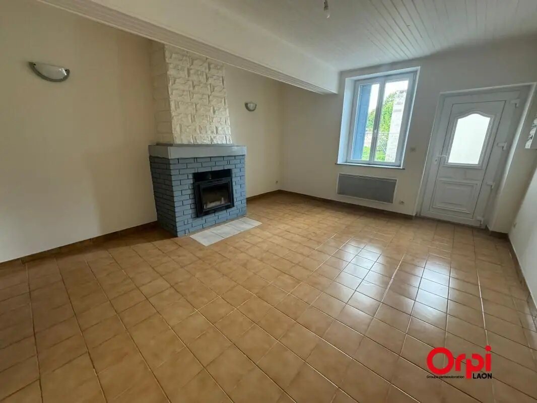 Maison à louer, 79m², Marle