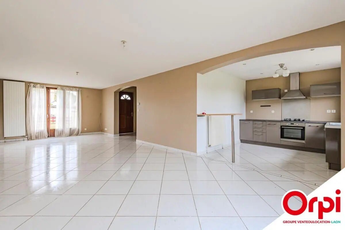 Maison à vendre, 173m², Bruyères-et-Montbérault