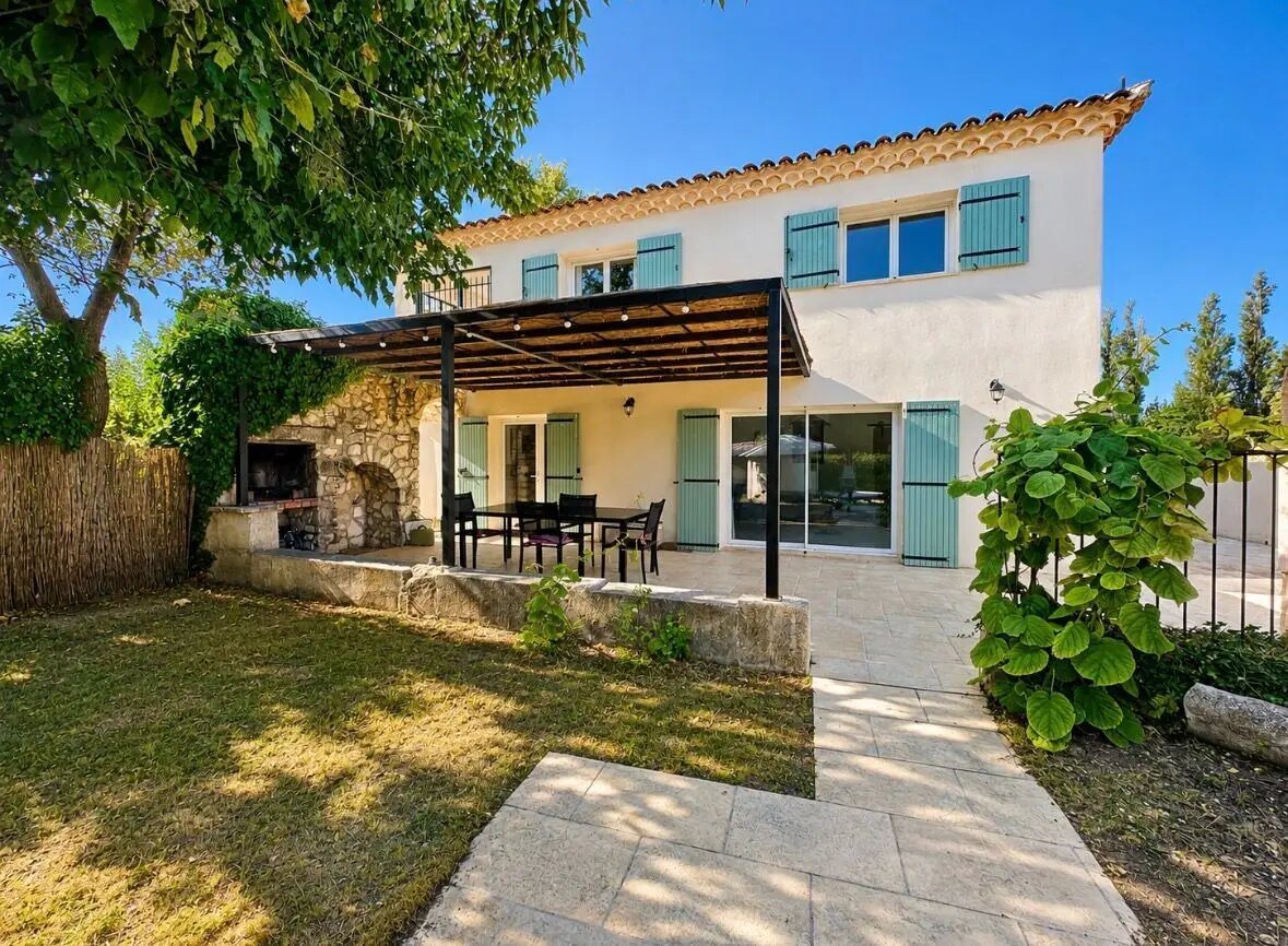 Maison à vendre, 207m², Mollégès