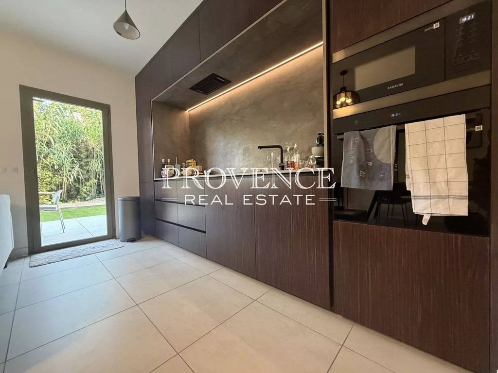 Appartement à louer, 64m², Marseille 8ème