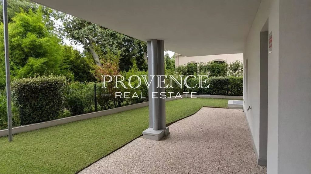 Appartement à louer, 68m², Marseille 8ème