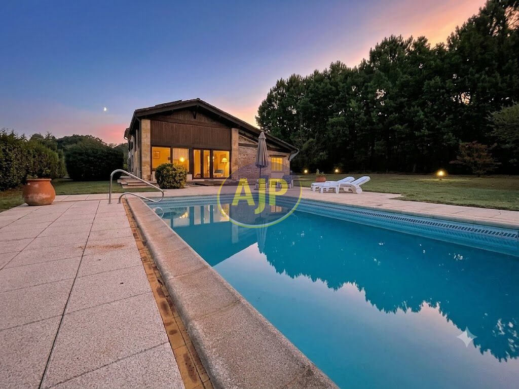 Maison à vendre, 240m², Bedenac