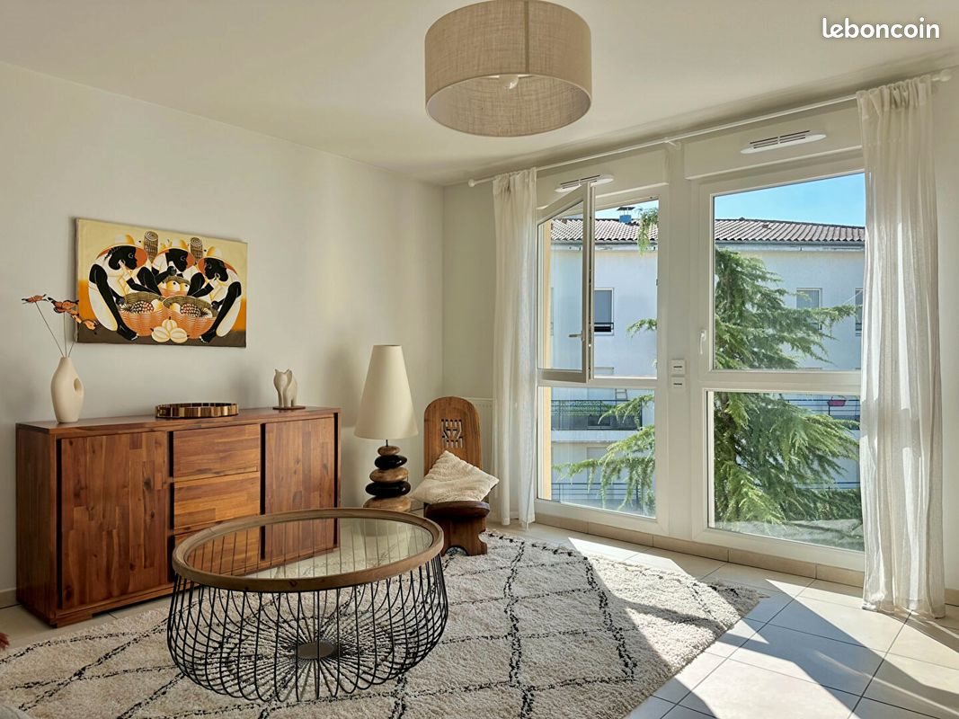 Appartement à louer, 61m², Belleville