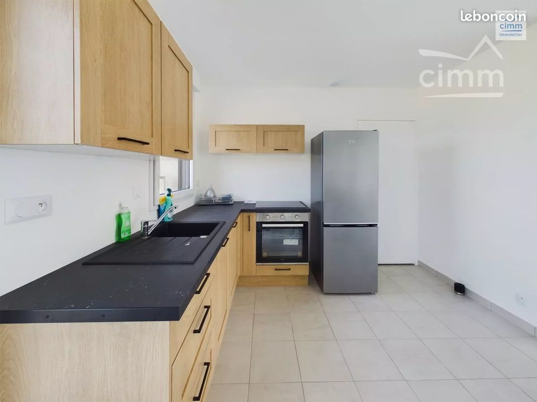 Maison à louer, 84m², Lieuron