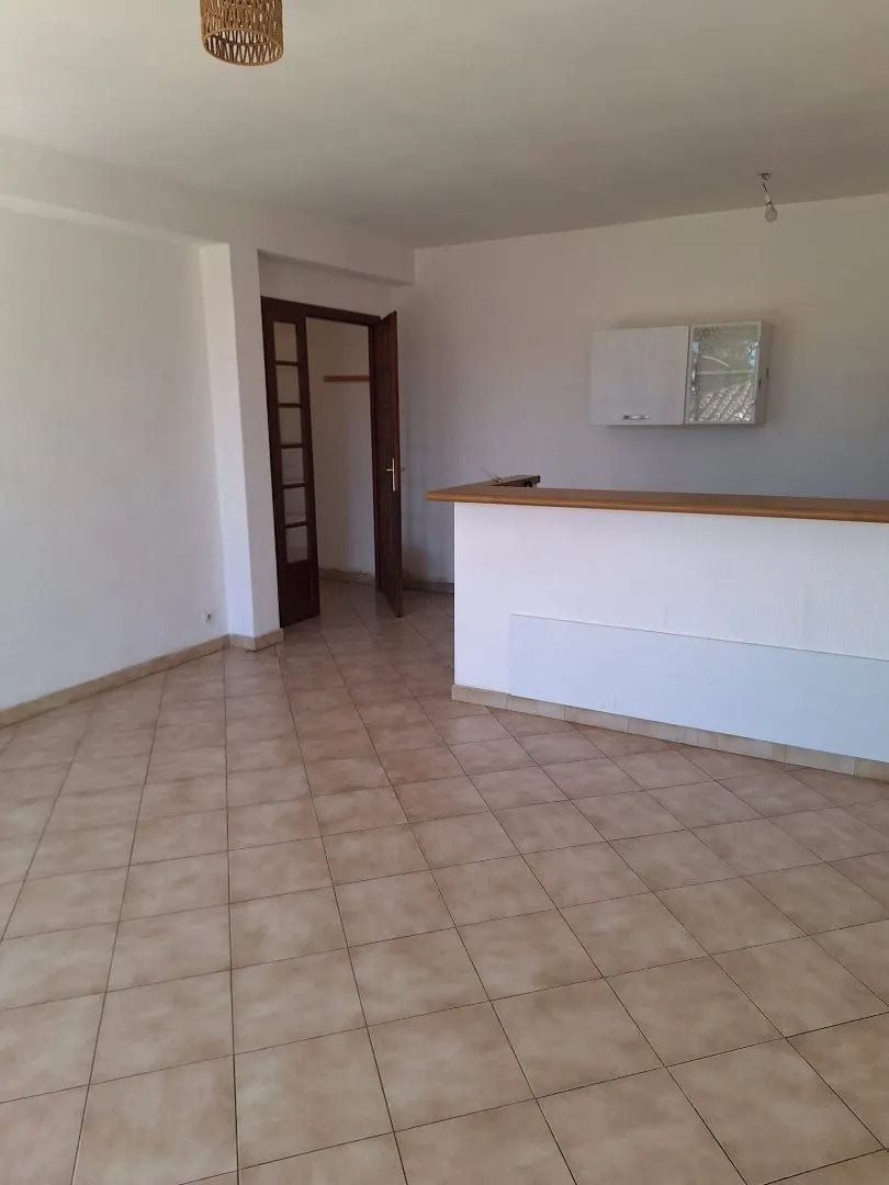 Appartement à louer, 43m², Poussan