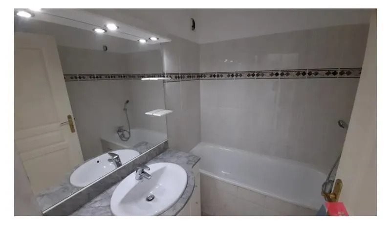 Appartement à louer, 63m², Marseille 8ème
