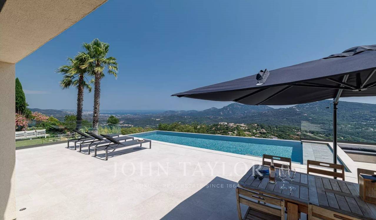 Maison à vendre, 352m², Les Adrets-de-l'Estérel