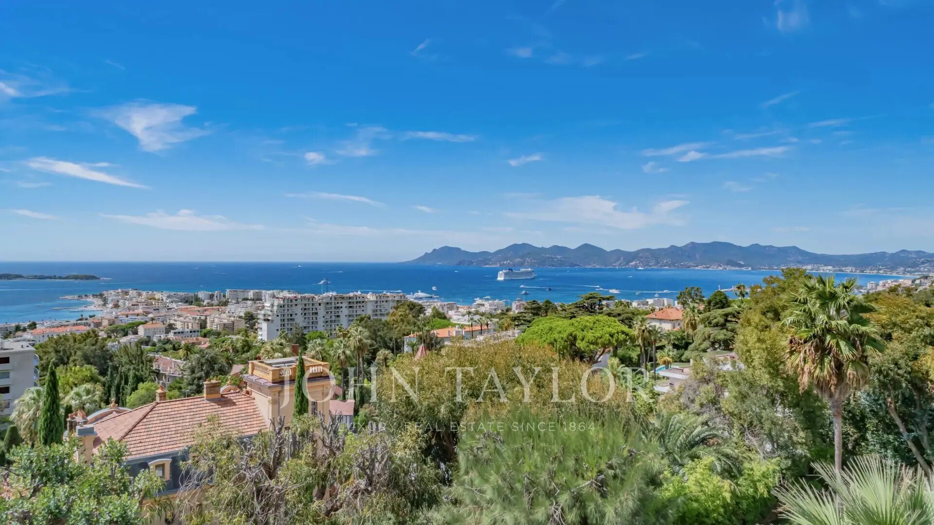 Maison à louer, 1400m², Cannes
