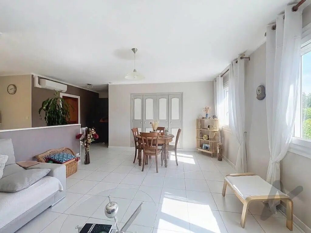 Appartement à vendre, 90m², Sourcieux-les-Mines