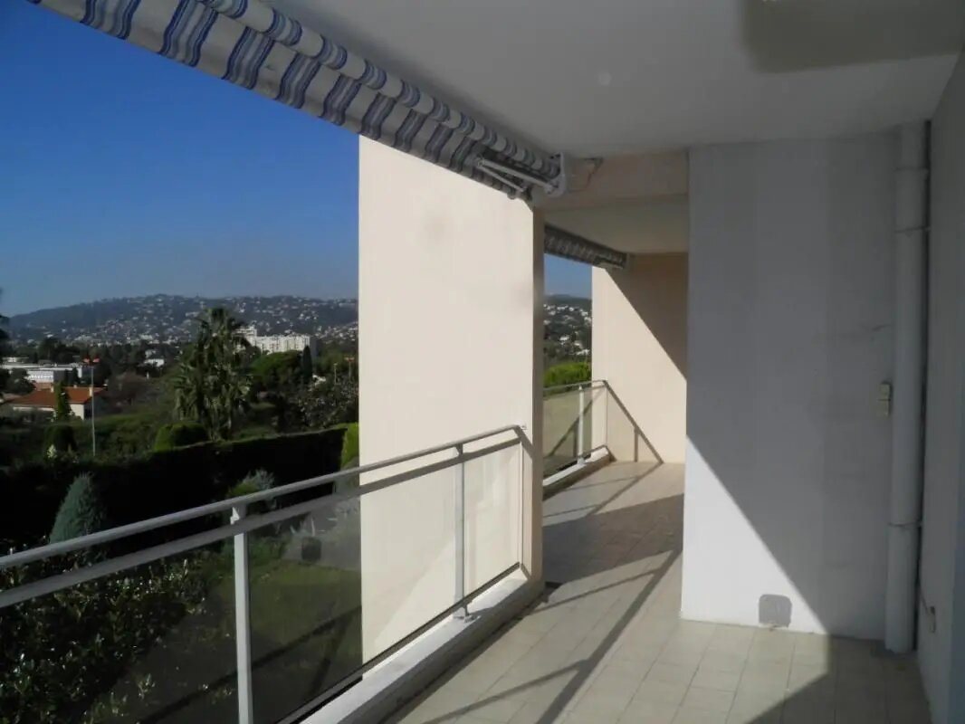 Appartement à louer, 84m², Antibes