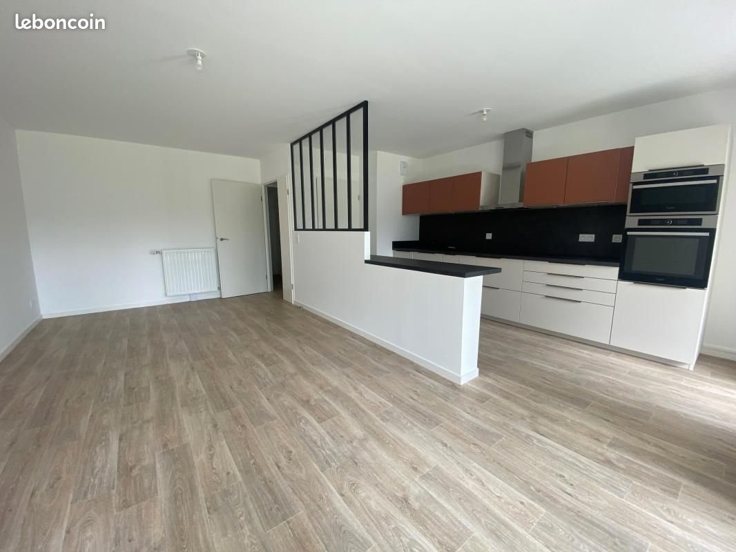 Appartement à louer, 67m², Saint-Avé