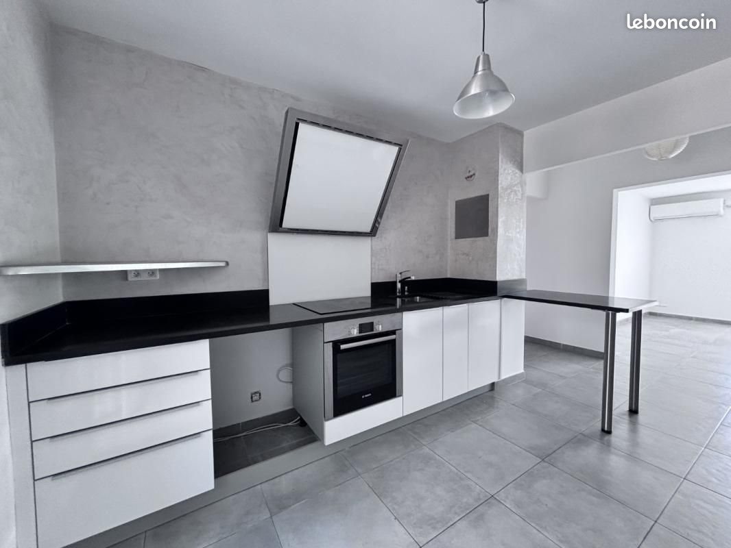 Appartement à louer, 63m², Bastia