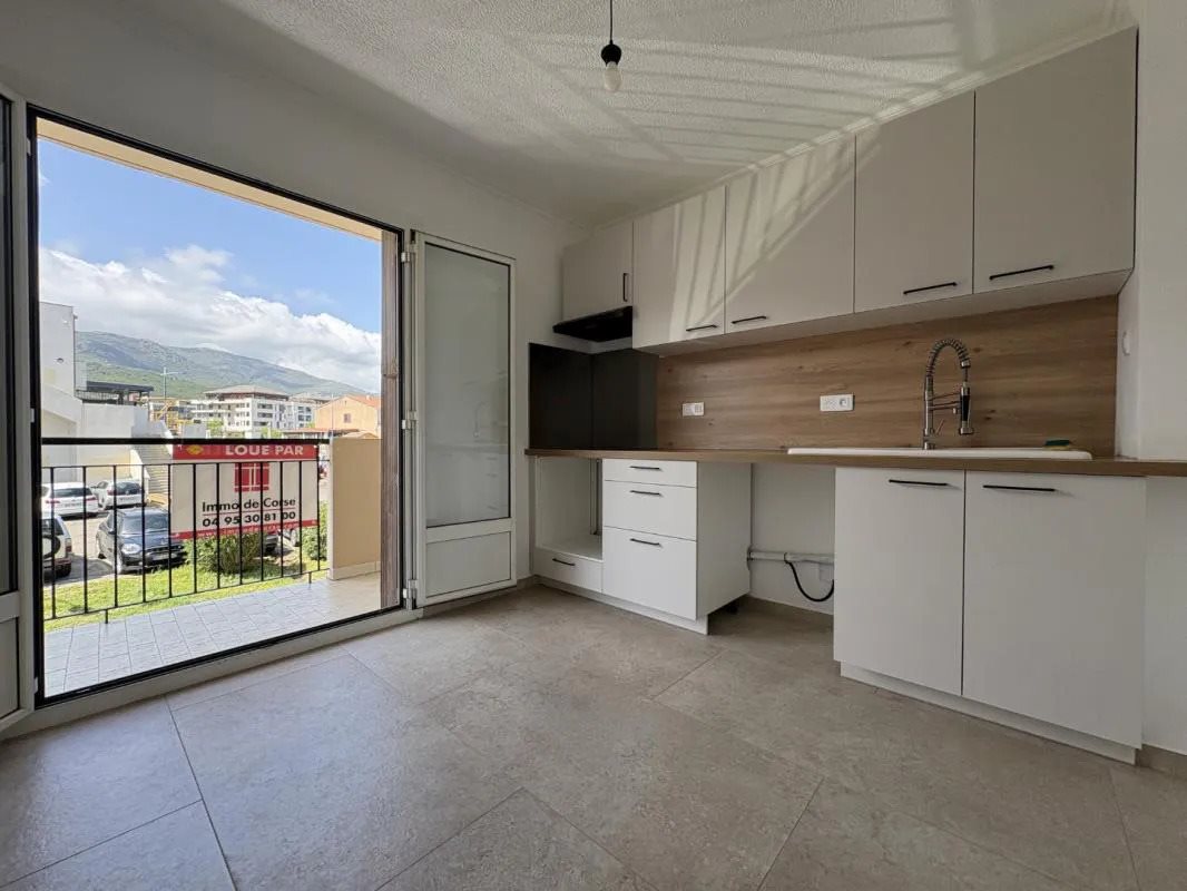 Appartement à louer, 80m², Borgo