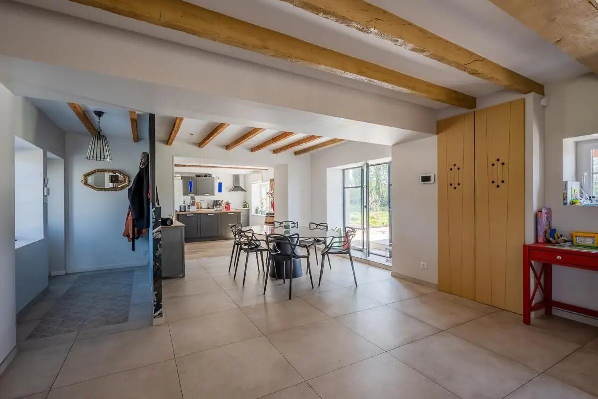 Maison à louer, 176m², Marlieux