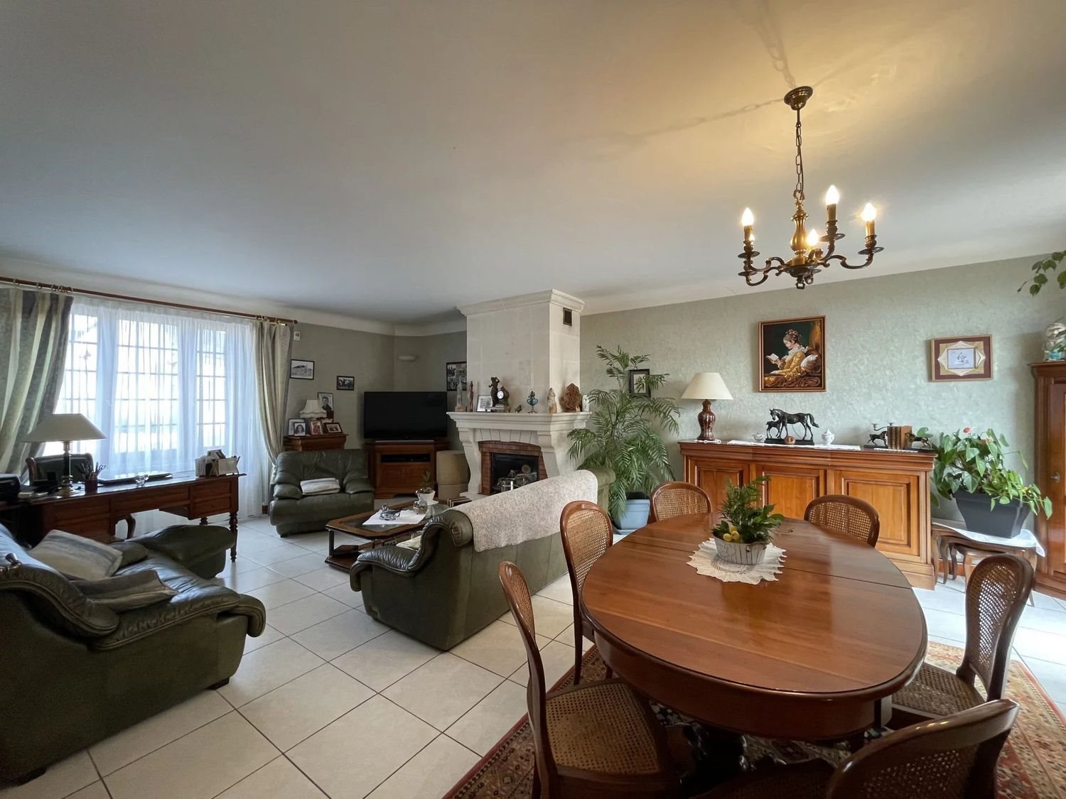Maison à vendre, 1054m², Savigné-sur-Lathan