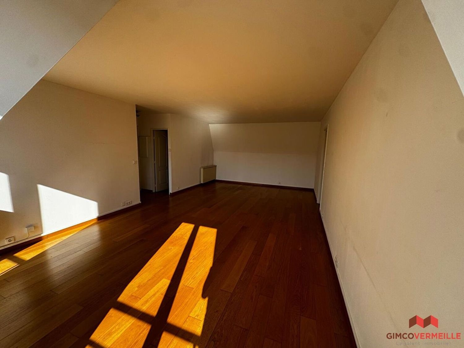 Appartement à louer, 84m², Garches