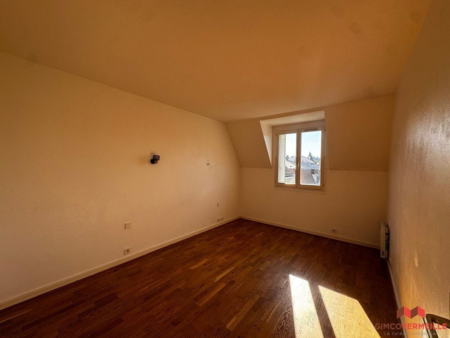 Appartement à louer, 84m², Garches