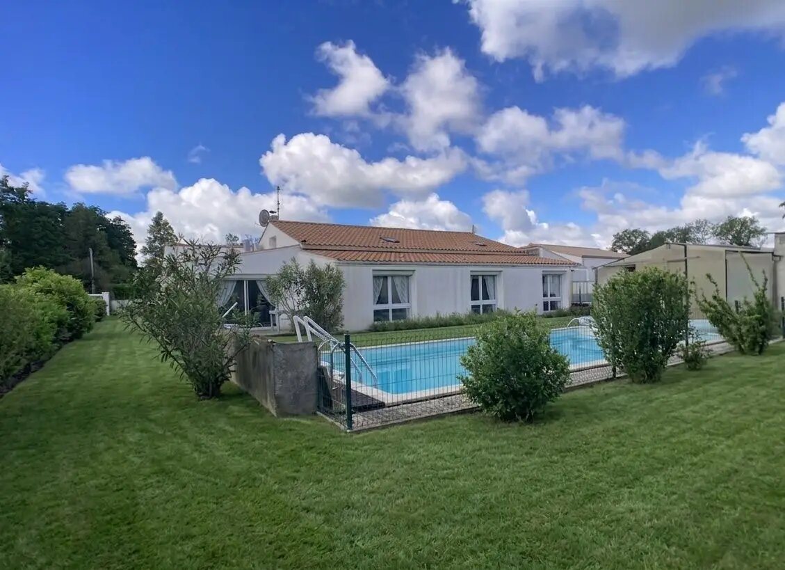 Maison à vendre, 191m², Saint-Maixent-sur-Vie