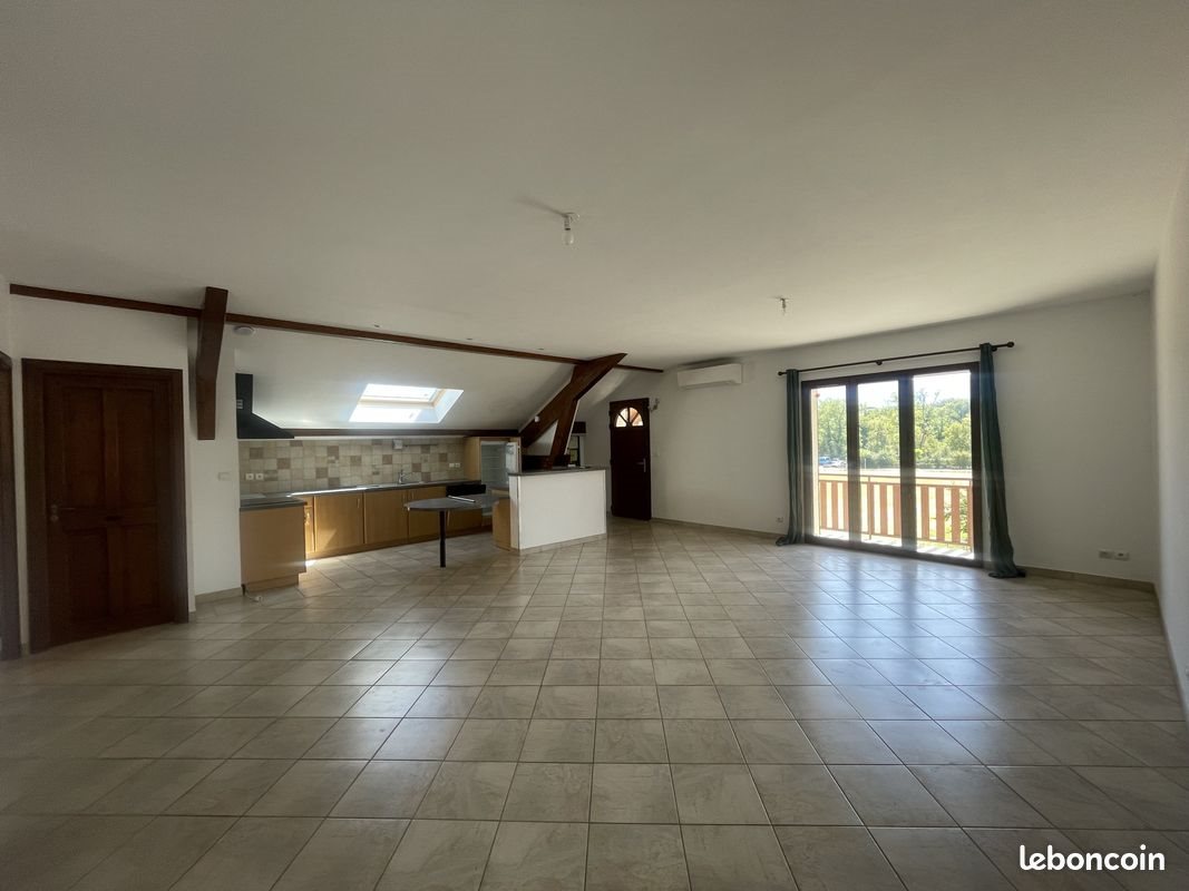 Appartement à louer, 130m², Saint-Julien-en-Genevois