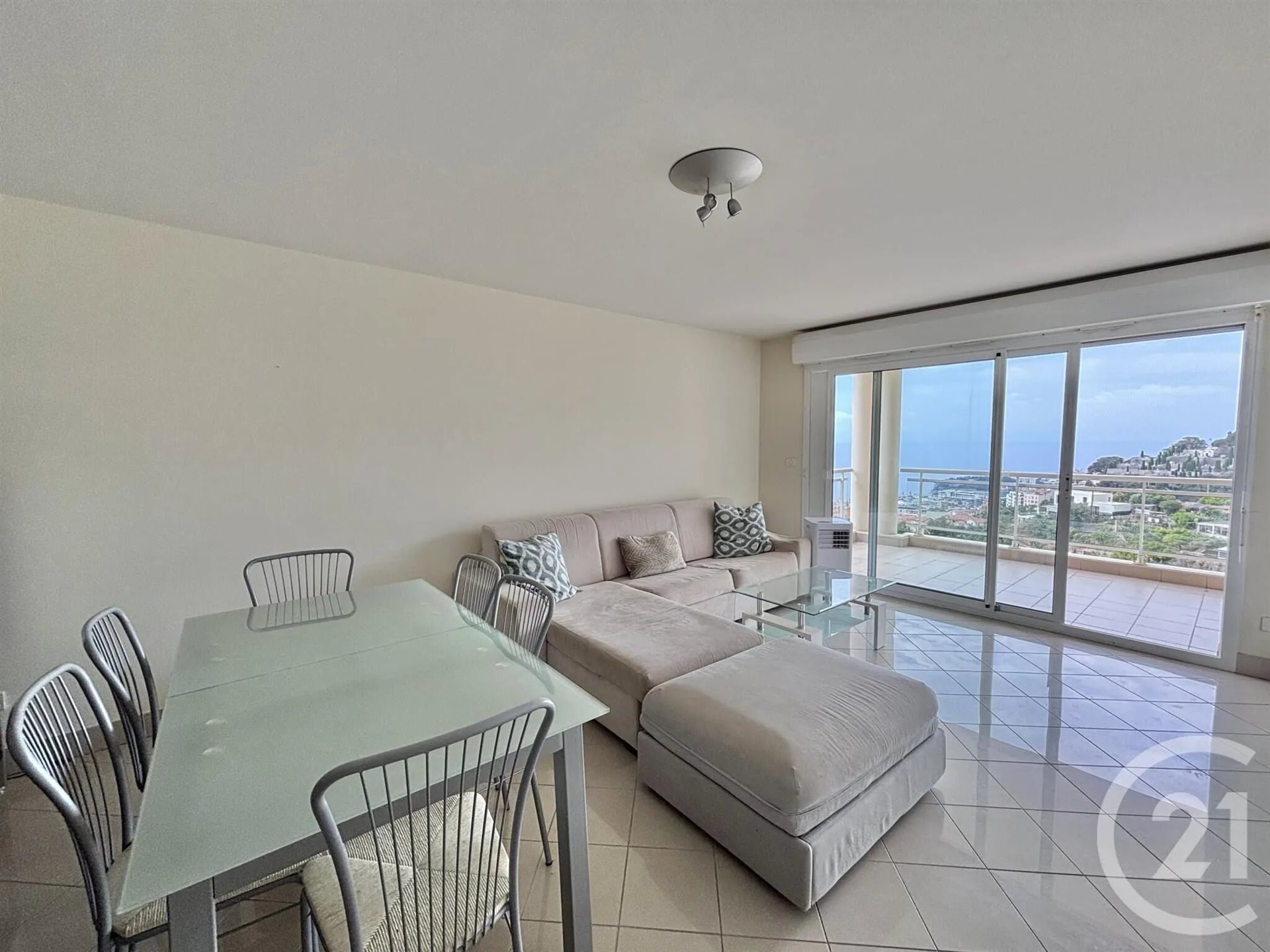 Appartement à louer, 57m², Beausoleil