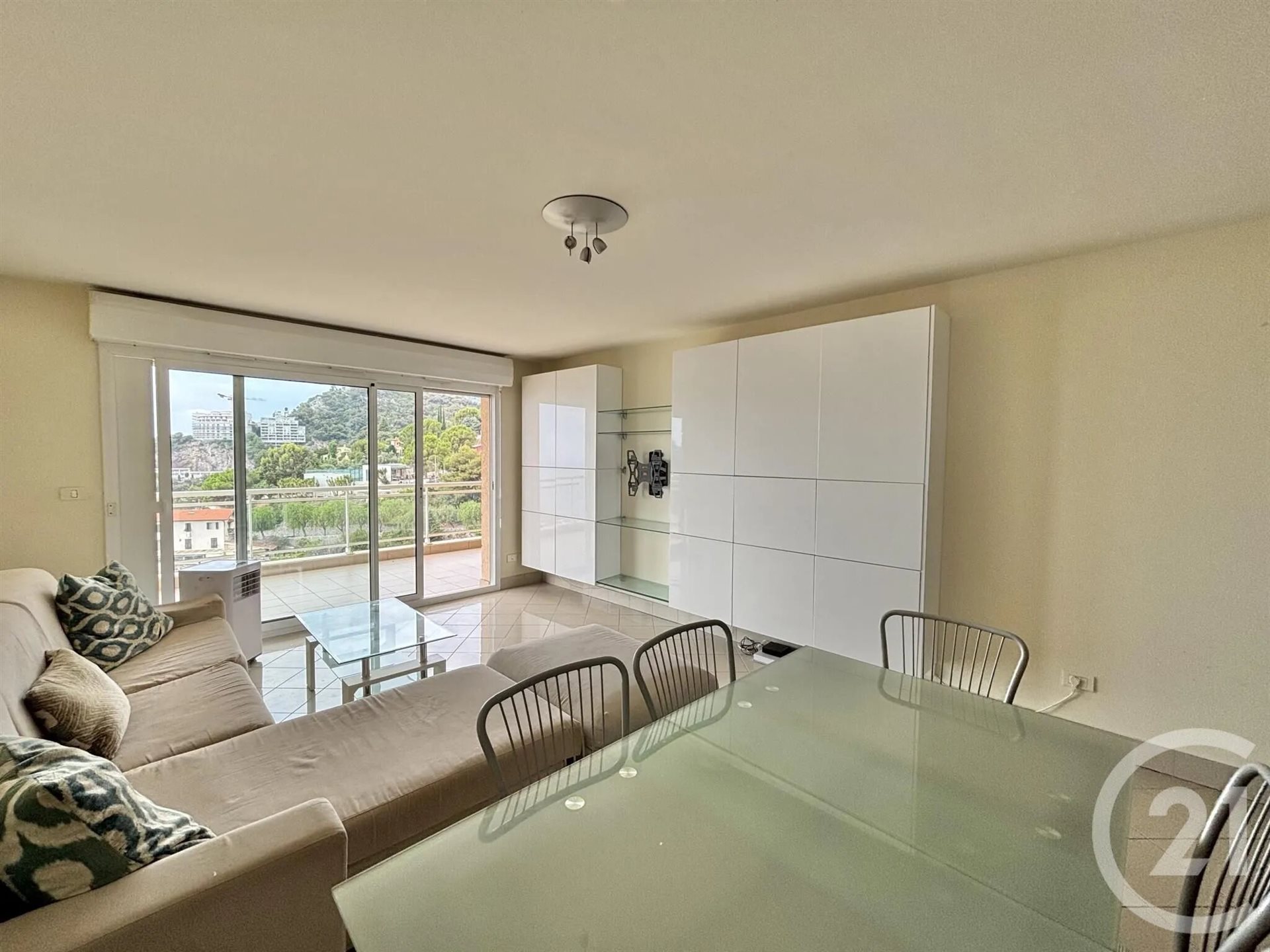 Appartement à louer, 57m², Beausoleil