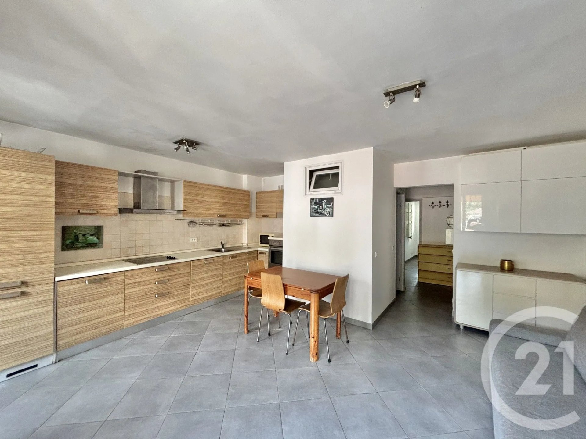 Appartement à louer, 47m², Menton
