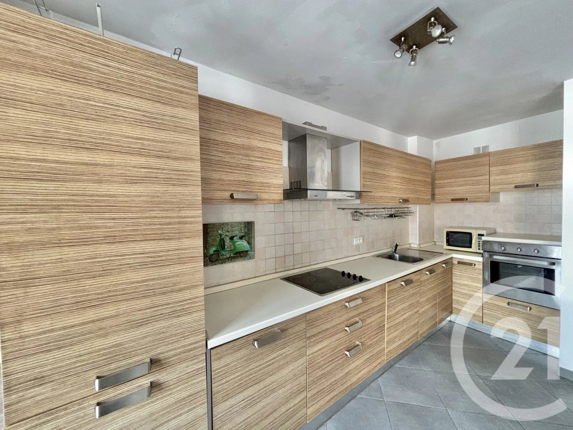 Appartement à louer, 47m², Menton