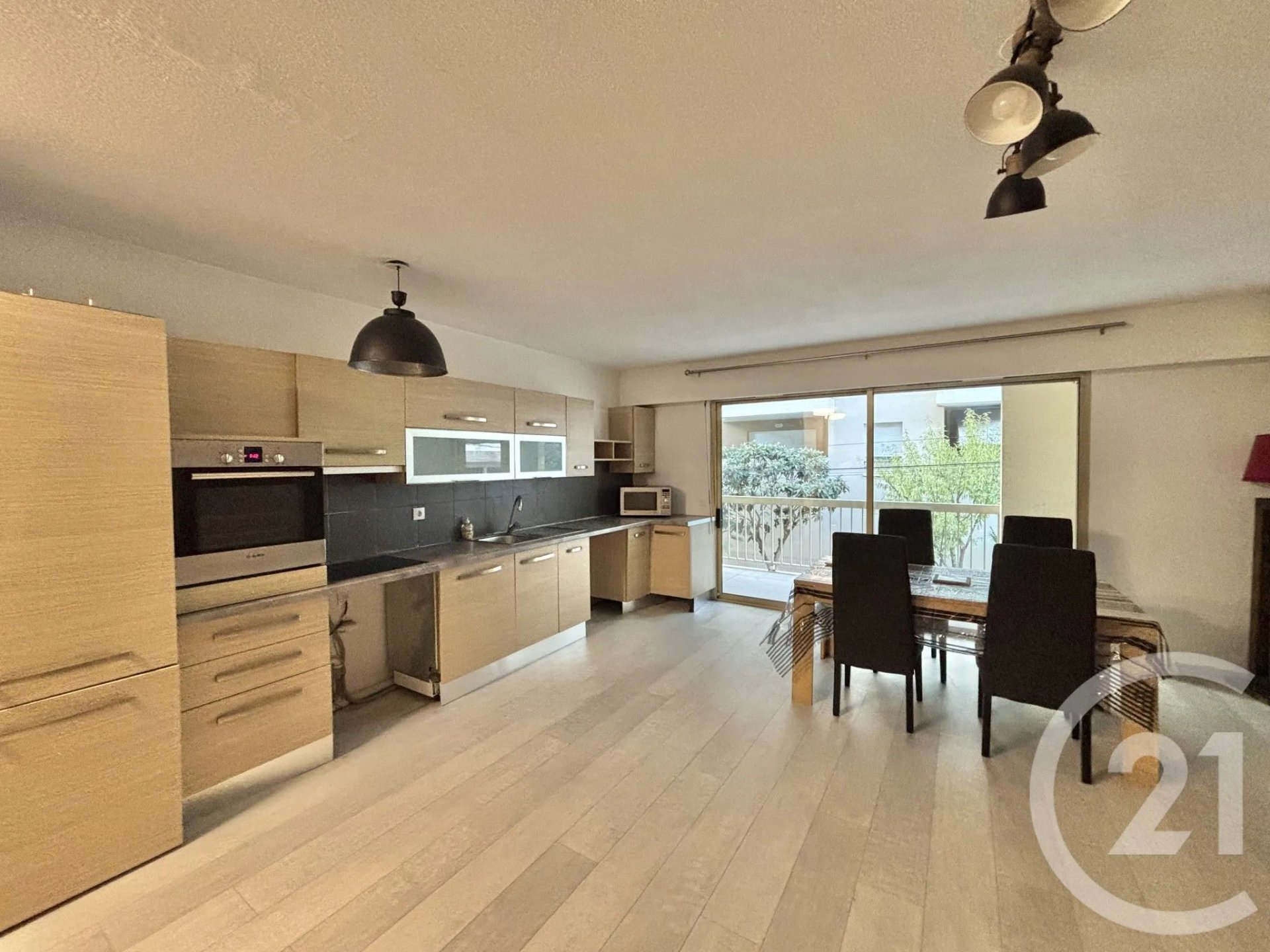 Appartement à louer, 54m², Menton