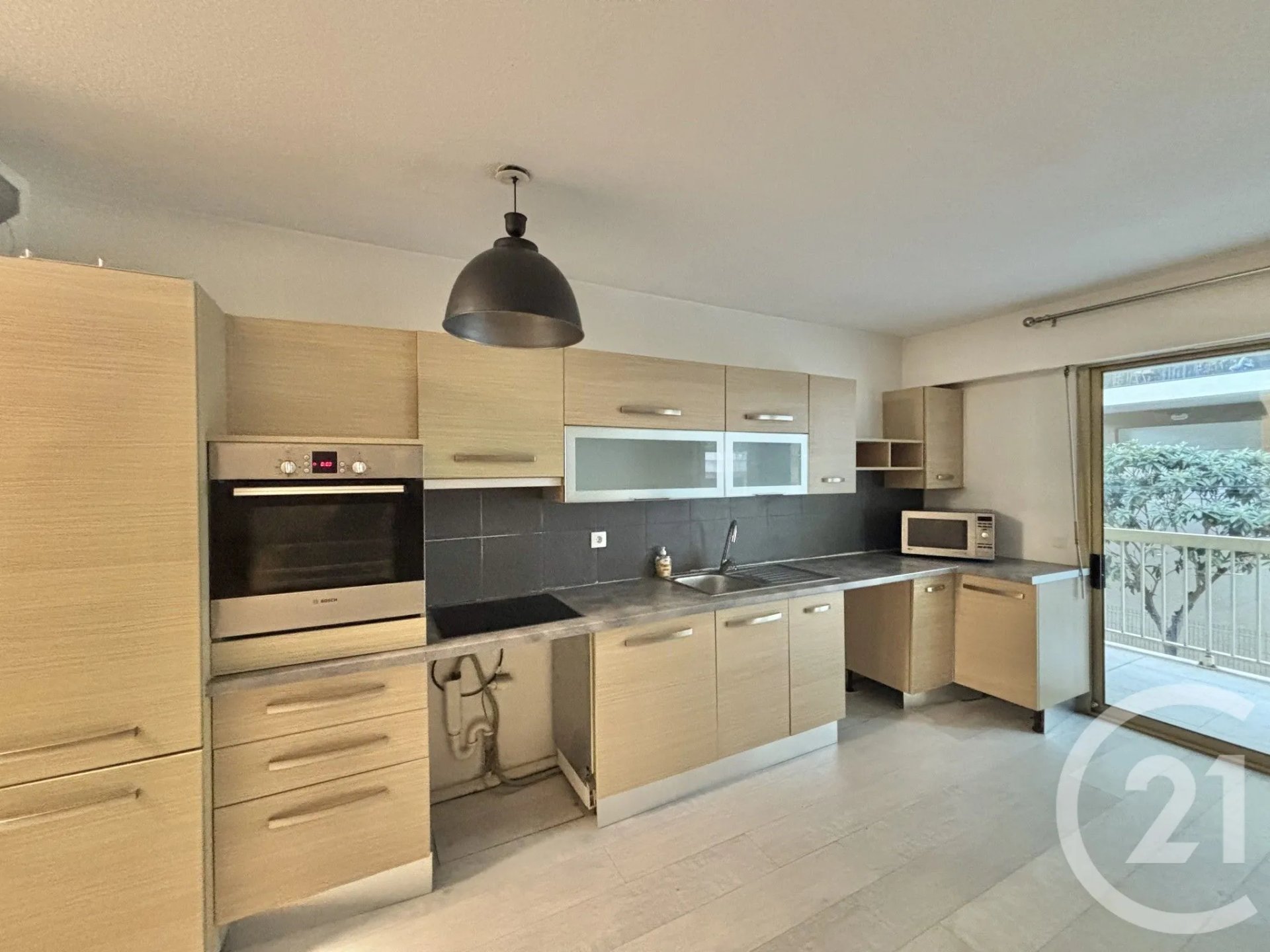 Appartement à louer, 54m², Menton