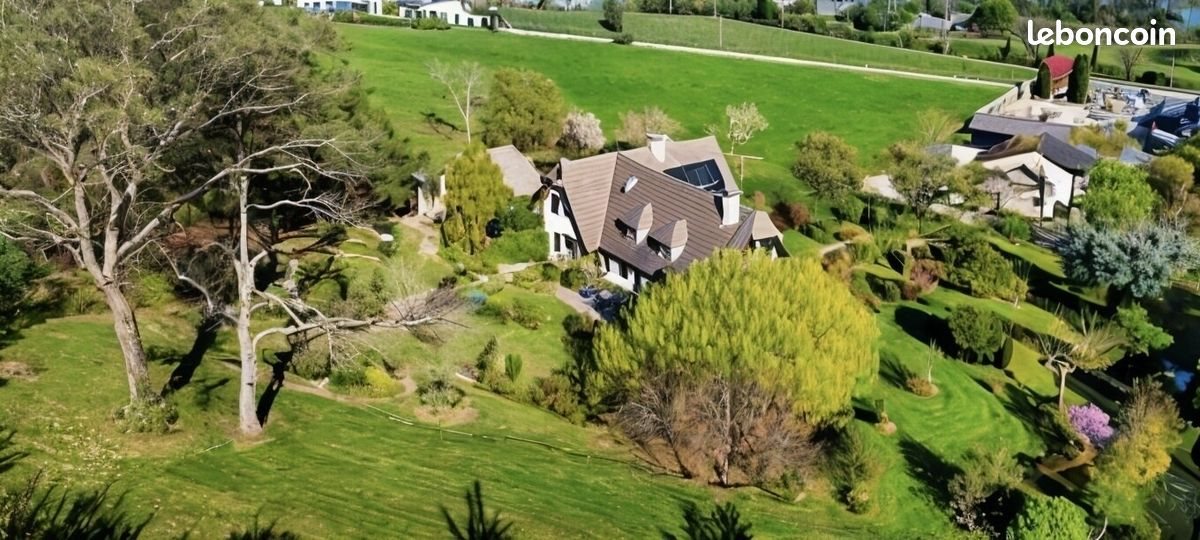 Maison à vendre, 265m², Grilly